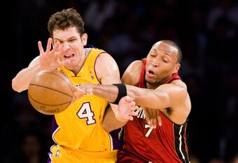 91013001_lakers_v_heat_crop_340x234