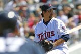 37539719_yankees_v_twins_more_feature