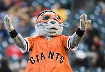 4834484_padres_v_giants_crop_340x234