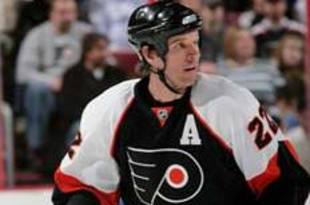 Knuble_blackflyers_play_crop_310x205