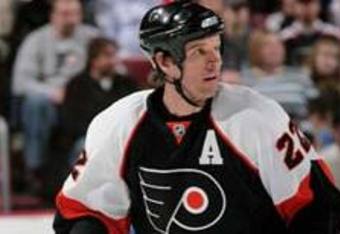 Knuble_blackflyers_play_crop_340x234