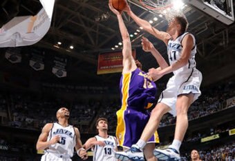 Kirilenko-blocks-gasol-p1_crop_340x234
