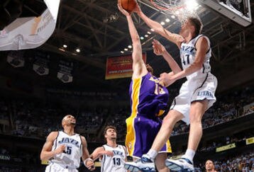Kirilenko-blocks-gasol-p1_feature