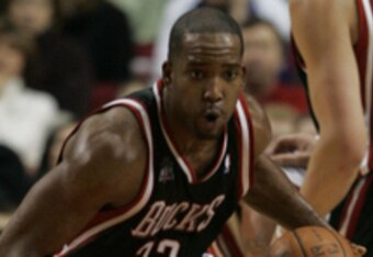 3381240_bucks_v_trail_blazers_crop_340x234