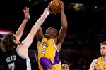 91050010_lakers_v_spurs_crop_150x100