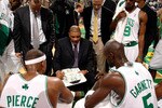Doc_huddle_clipboard500350_crop_150x100
