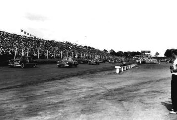 _charlotte_raceway_1949_feature