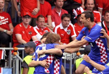 54708060846_euro2008_aut_v_cro_feature