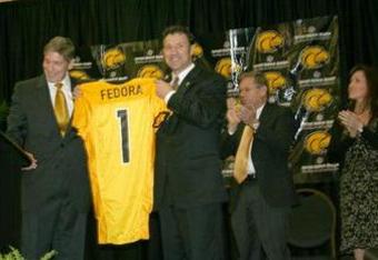 Larryfedora_crop_340x234