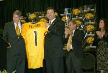 Larryfedora_feature