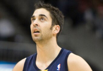 9450210_grizzlies_v_hawks_crop_340x234