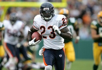 Devin_hester_breaks_free_agains_crop_340x234