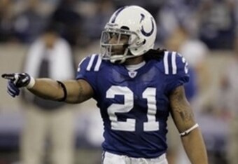 Bob-sanders-pointing_crop_340x234