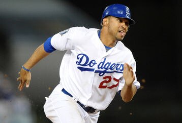 0080129941_reds_v_dodgers_feature