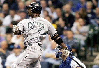 22082427_marlins_v_brewers_crop_340x234