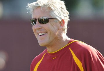 00732861_usc_football_practice_feature
