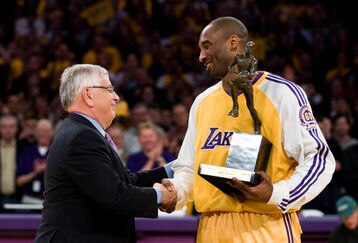 91030018_lakers_v_jazz_feature