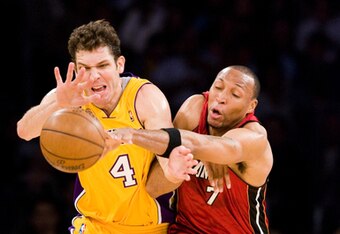 91013001_lakers_v_heat_crop_340x234
