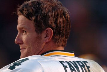 4540105_brett_favre_feature
