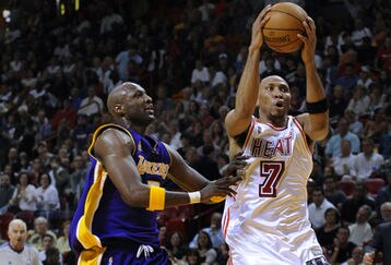 35872169_lakers_v_heat_feature