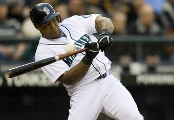 28631544_rangers_v_mariners_crop_340x234