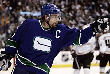 Hockey-markus-naslund_392_feature