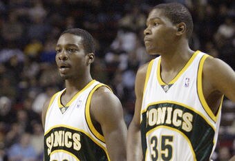 56064275_hawks_v_sonics_cropped