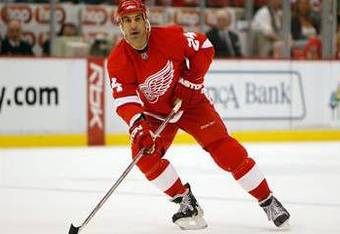 080425_chrischelios_h_h2_crop_340x234