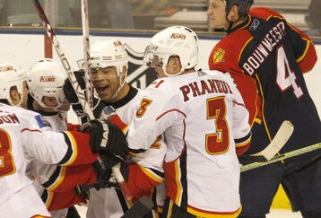 5340017_flames_v_panthers_feature