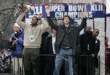 94265024_giants_parade_feature