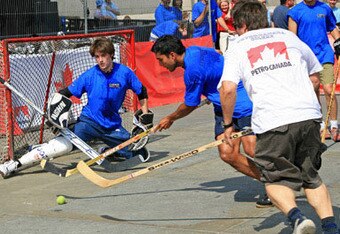 Canada-day-in-london-9_crop_340x234