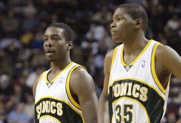 56064275_hawks_v_sonics_feature