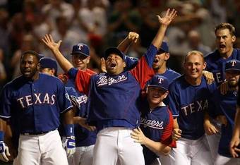 Rangers_celebrate_hamilton_walk_crop_340x234
