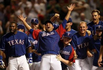 Rangers_celebrate_hamilton_walk_feature