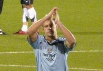 Alan_smithapplaud_crop_340x234