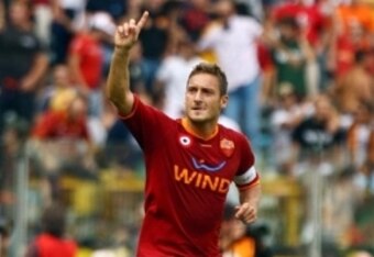 Totti_celebrating1_small_crop_340x234