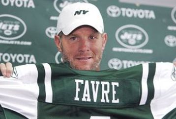 Nfl_a_favre3_sw_412_feature