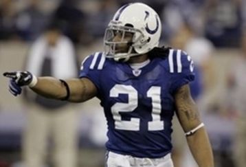 Bob-sanders-pointing_feature