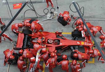 08f1-02-malaysiagp-sun-03_20cop_crop_340x234