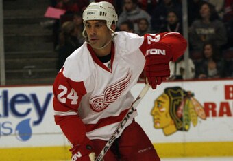 48471722_redwings_v_blackhawks_crop_340x234