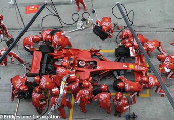 08f1-02-malaysiagp-sun-03_20cop_crop_340x234