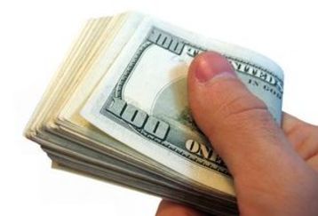 Money_in_hand_feature