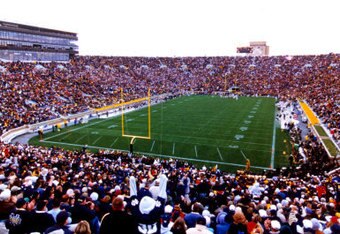 Aaej008_notre-dame-stadium-post_crop_340x234