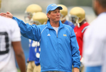 008120449_ucla_football_practic_feature