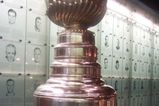 450px-stanley_cup_closeup_more_feature