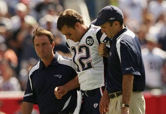 Brady-helped-off-field_crop_340x234