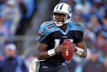 Vince-young-looking-to-pass_feature
