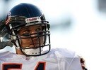 Brian_urlacher_vs_eagles_crop_150x100