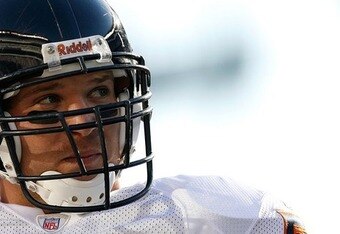 Brian_urlacher_vs_eagles_crop_340x234