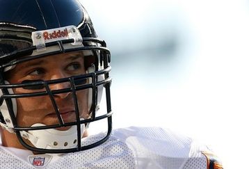 Brian_urlacher_vs_eagles_feature